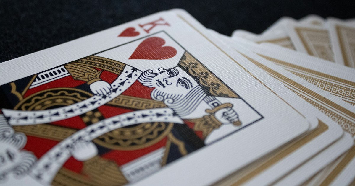 Pocket Queens vs Ace-King: Who Wins This Preflop Clash?
