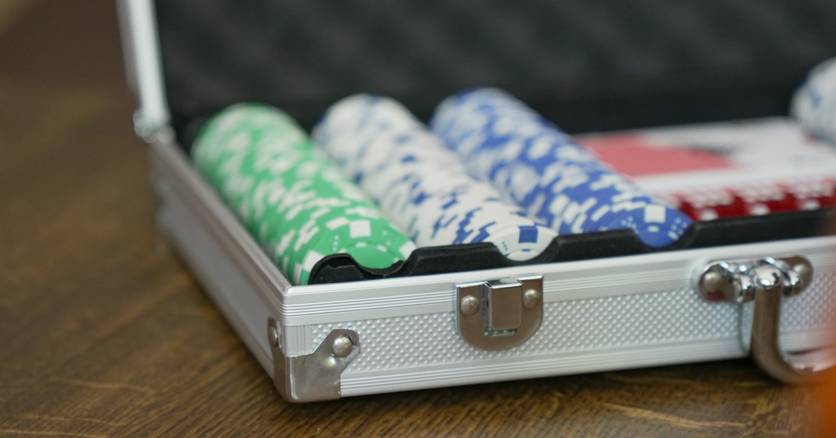 Pot Odds Formula Explained: The One Calculation Every Player Needs